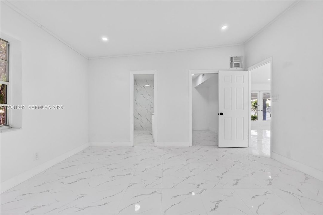 На продажу: $549,900 (3 спален, 2 ванн, 0 Квадратных фут)