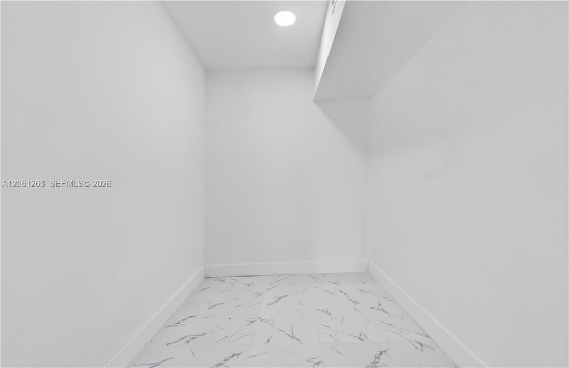 На продажу: $549,900 (3 спален, 2 ванн, 0 Квадратных фут)