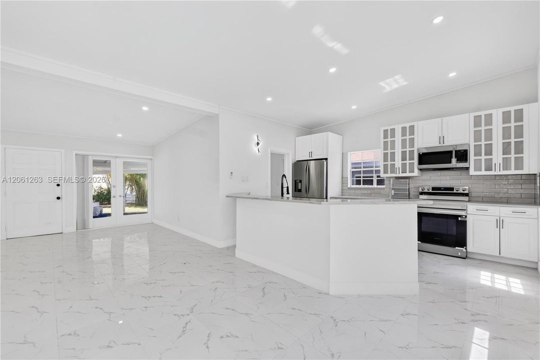 На продажу: $549,900 (3 спален, 2 ванн, 0 Квадратных фут)