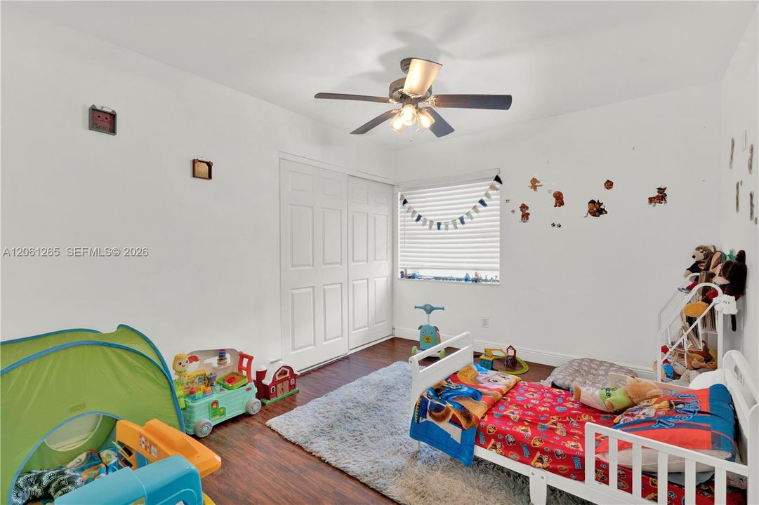 В аренду: $3,150 (2 спален, 1 ванн, 1400 Квадратных фут)