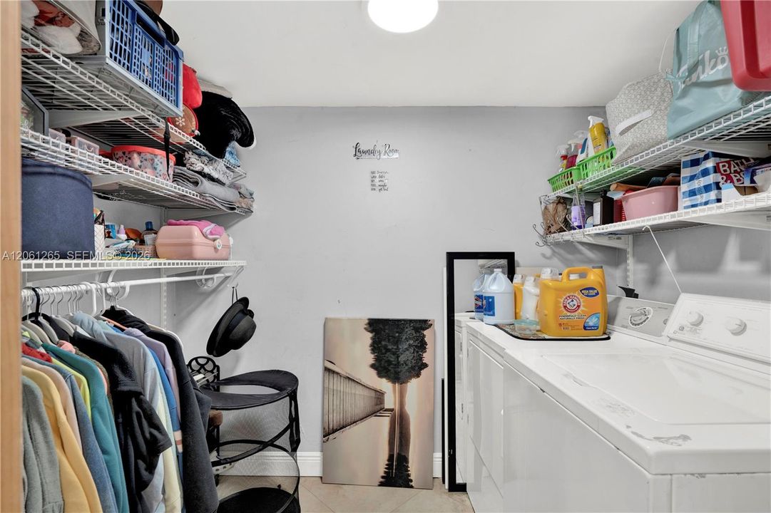 В аренду: $3,150 (2 спален, 1 ванн, 1400 Квадратных фут)