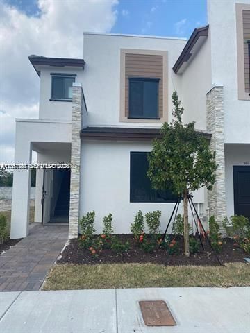В аренду: $2,850 (3 спален, 3 ванн, 1320 Квадратных фут)