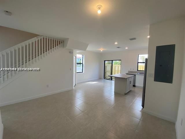В аренду: $2,850 (3 спален, 3 ванн, 1320 Квадратных фут)