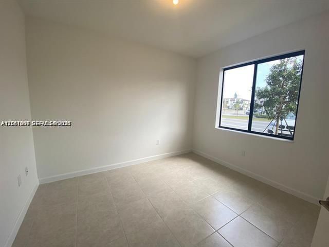В аренду: $2,850 (3 спален, 3 ванн, 1320 Квадратных фут)