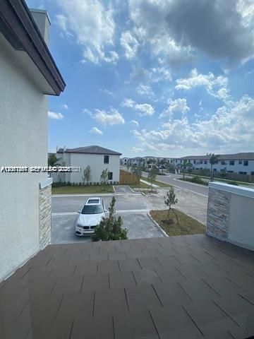 В аренду: $2,850 (3 спален, 3 ванн, 1320 Квадратных фут)