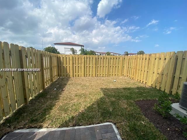 В аренду: $2,850 (3 спален, 3 ванн, 1320 Квадратных фут)