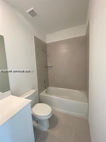 В аренду: $2,850 (3 спален, 3 ванн, 1320 Квадратных фут)