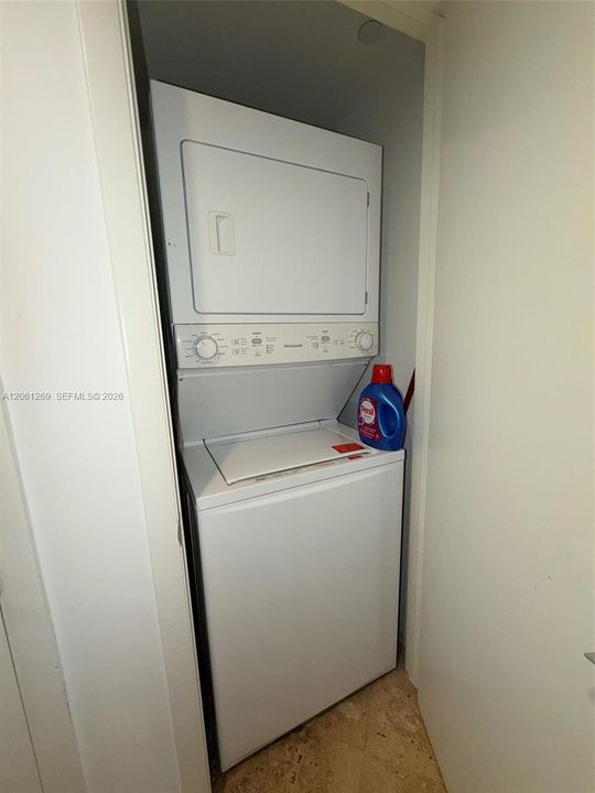 Activo con contrato: $689,000 (2 camas, 1 baños, 1086 Pies cuadrados)