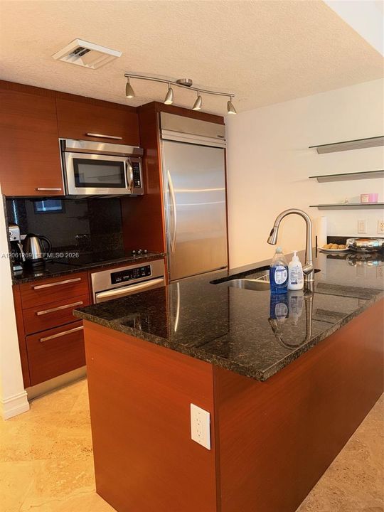 Activo con contrato: $689,000 (2 camas, 1 baños, 1086 Pies cuadrados)