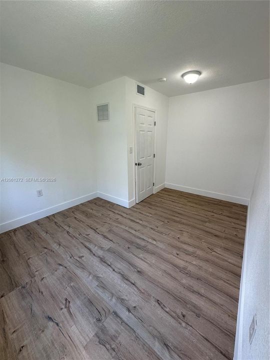 В аренду: $2,150 (2 спален, 1 ванн, 812 Квадратных фут)