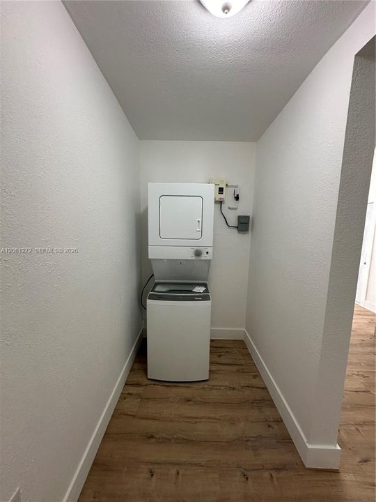 В аренду: $2,150 (2 спален, 1 ванн, 812 Квадратных фут)