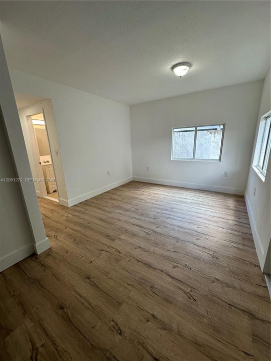 В аренду: $2,150 (2 спален, 1 ванн, 812 Квадратных фут)