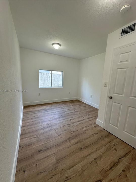 В аренду: $2,150 (2 спален, 1 ванн, 812 Квадратных фут)