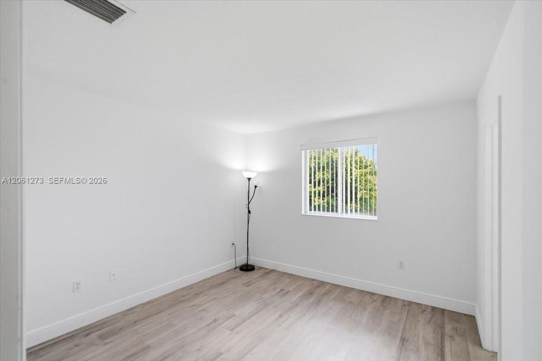 For Sale: $395,000 (3 beds, 3 baths, 1708 Square Feet)