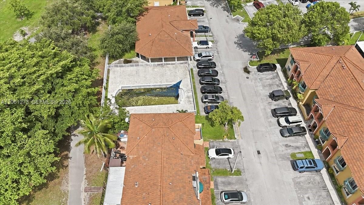 For Sale: $395,000 (3 beds, 3 baths, 1708 Square Feet)