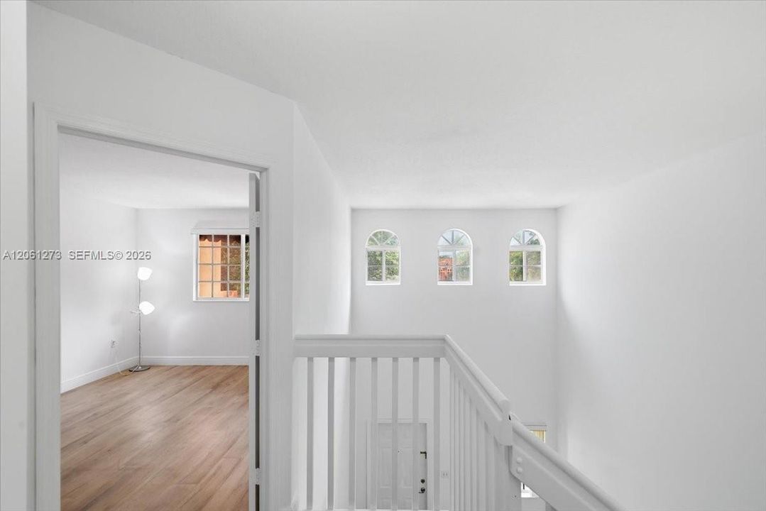 For Sale: $395,000 (3 beds, 3 baths, 1708 Square Feet)