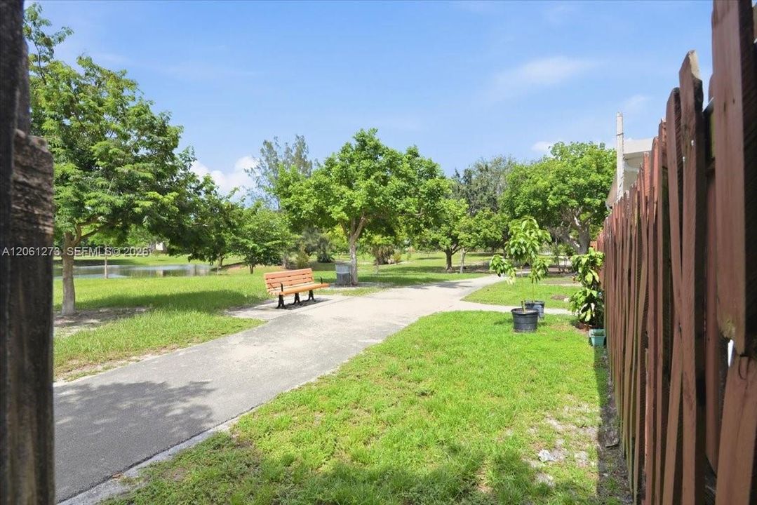 For Sale: $395,000 (3 beds, 3 baths, 1708 Square Feet)