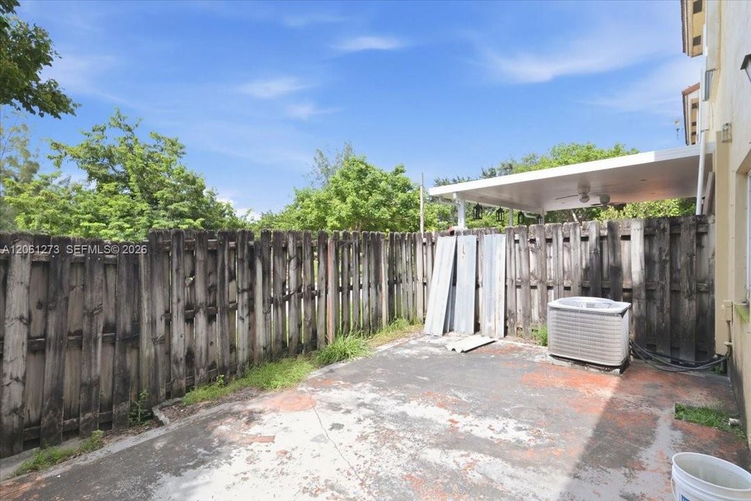 For Sale: $395,000 (3 beds, 3 baths, 1708 Square Feet)