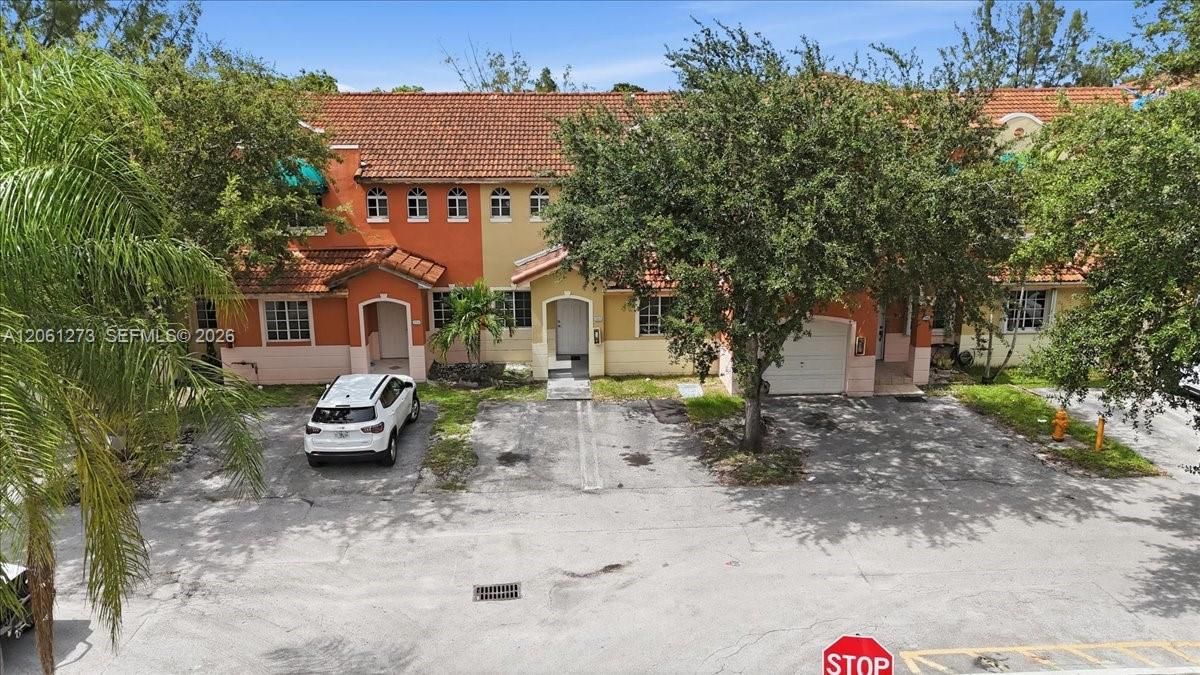 For Sale: $395,000 (3 beds, 3 baths, 1708 Square Feet)