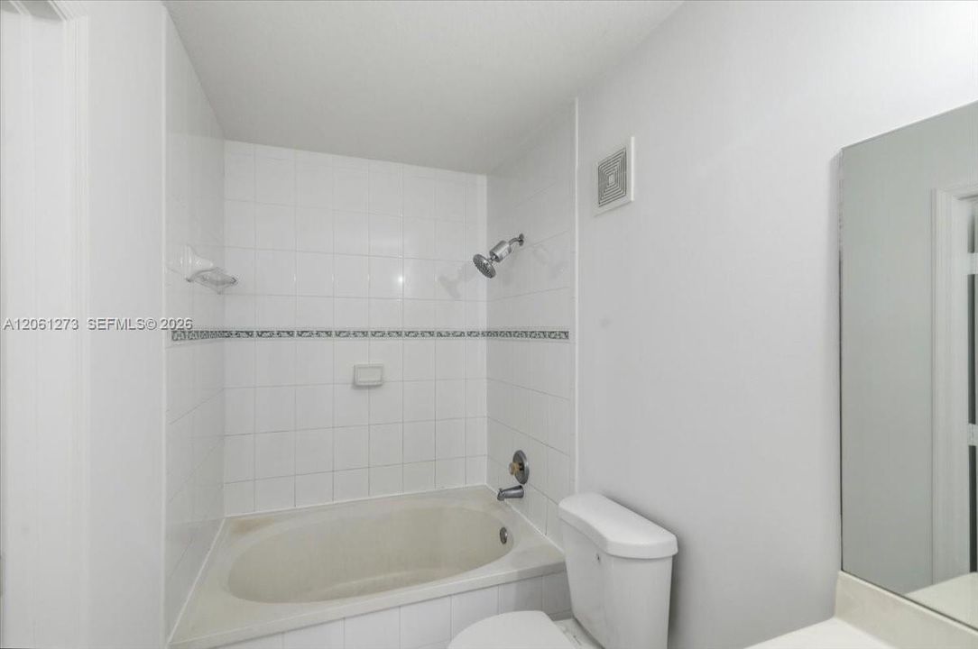 For Sale: $395,000 (3 beds, 3 baths, 1708 Square Feet)