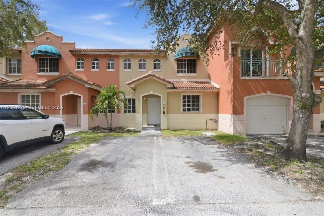 For Sale: $395,000 (3 beds, 3 baths, 1708 Square Feet)