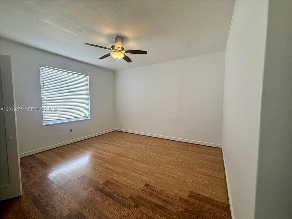 В аренду: $3,500 (3 спален, 1 ванн, 2117 Квадратных фут)