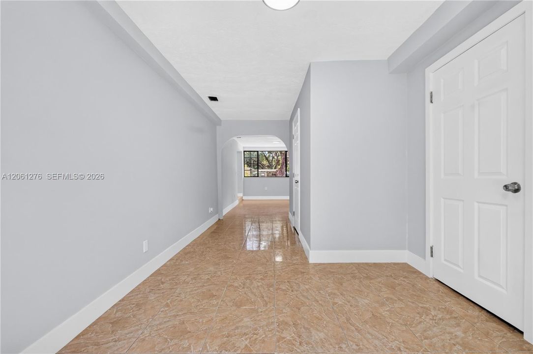 En Venta: $570,000 (5 camas, 3 baños, 1560 Pies cuadrados)