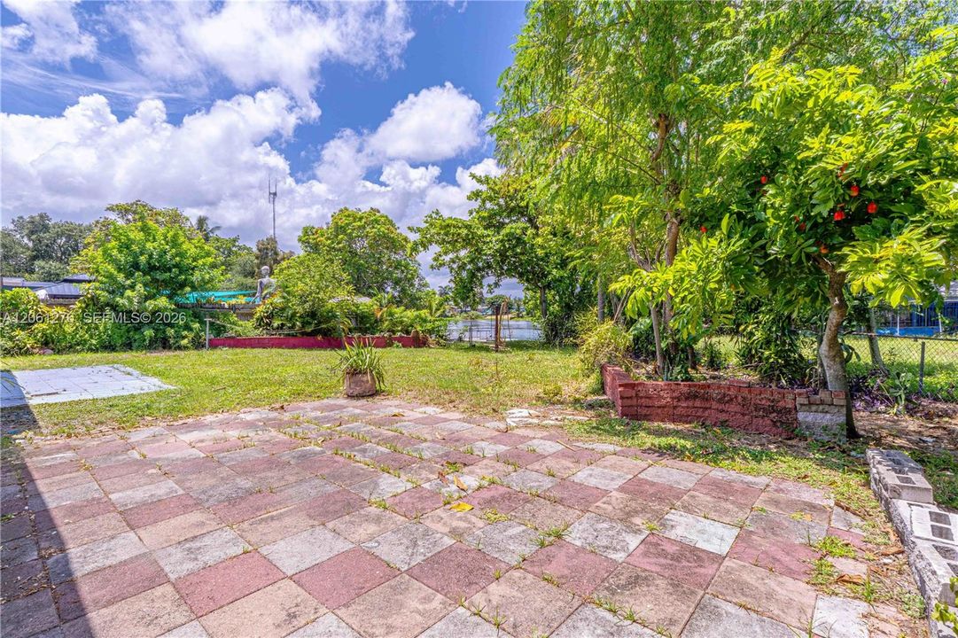 En Venta: $570,000 (5 camas, 3 baños, 1560 Pies cuadrados)