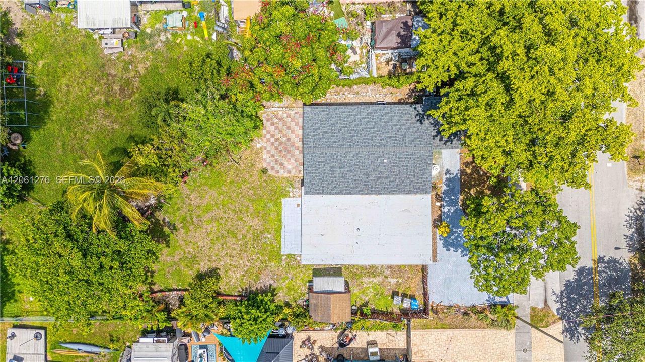 En Venta: $570,000 (5 camas, 3 baños, 1560 Pies cuadrados)