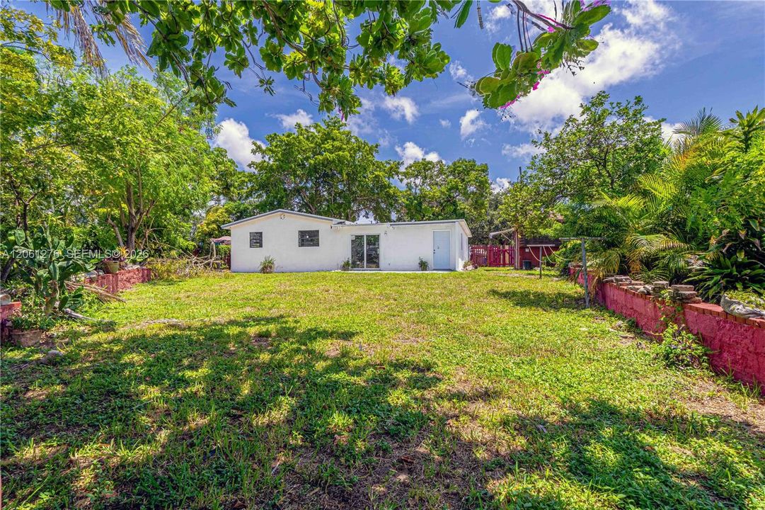 En Venta: $570,000 (5 camas, 3 baños, 1560 Pies cuadrados)