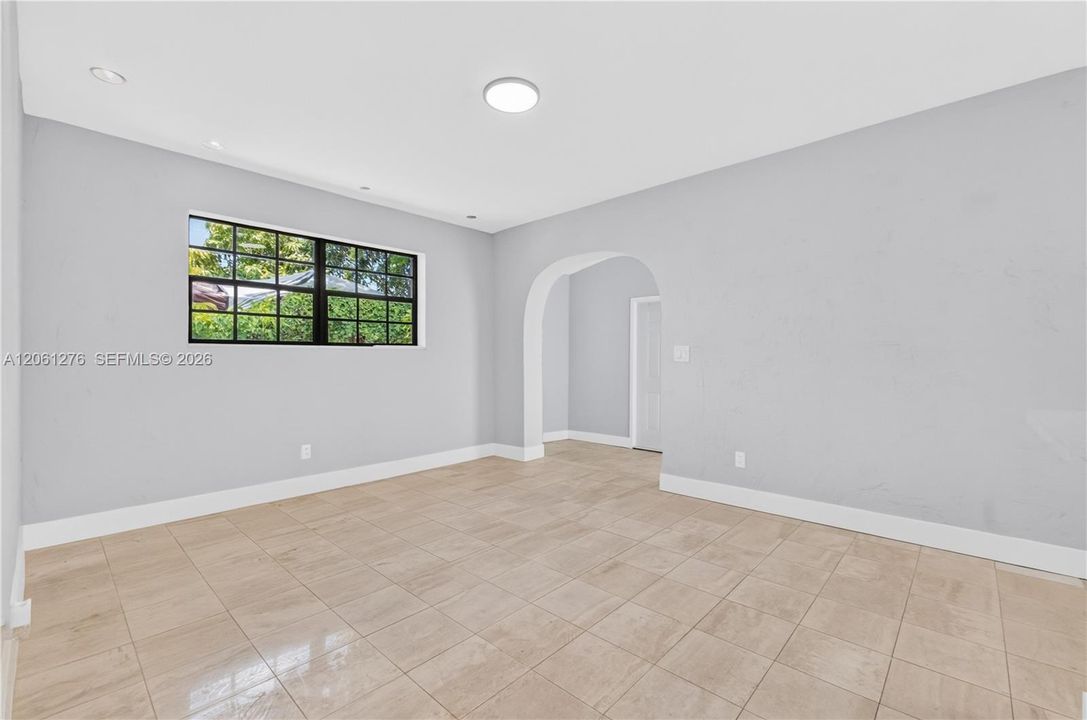 En Venta: $570,000 (5 camas, 3 baños, 1560 Pies cuadrados)