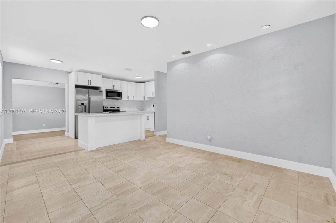 En Venta: $570,000 (5 camas, 3 baños, 1560 Pies cuadrados)
