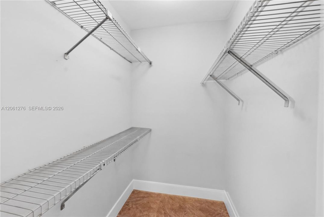 En Venta: $570,000 (5 camas, 3 baños, 1560 Pies cuadrados)