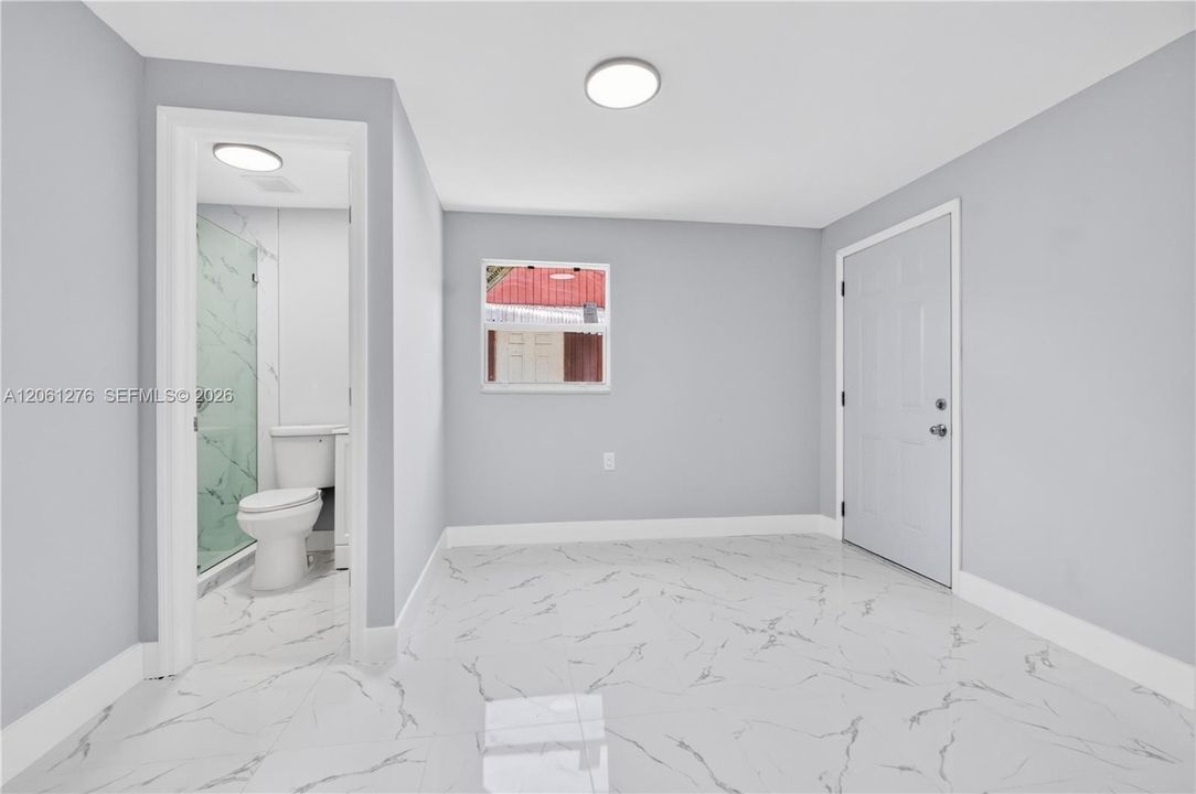 En Venta: $570,000 (5 camas, 3 baños, 1560 Pies cuadrados)