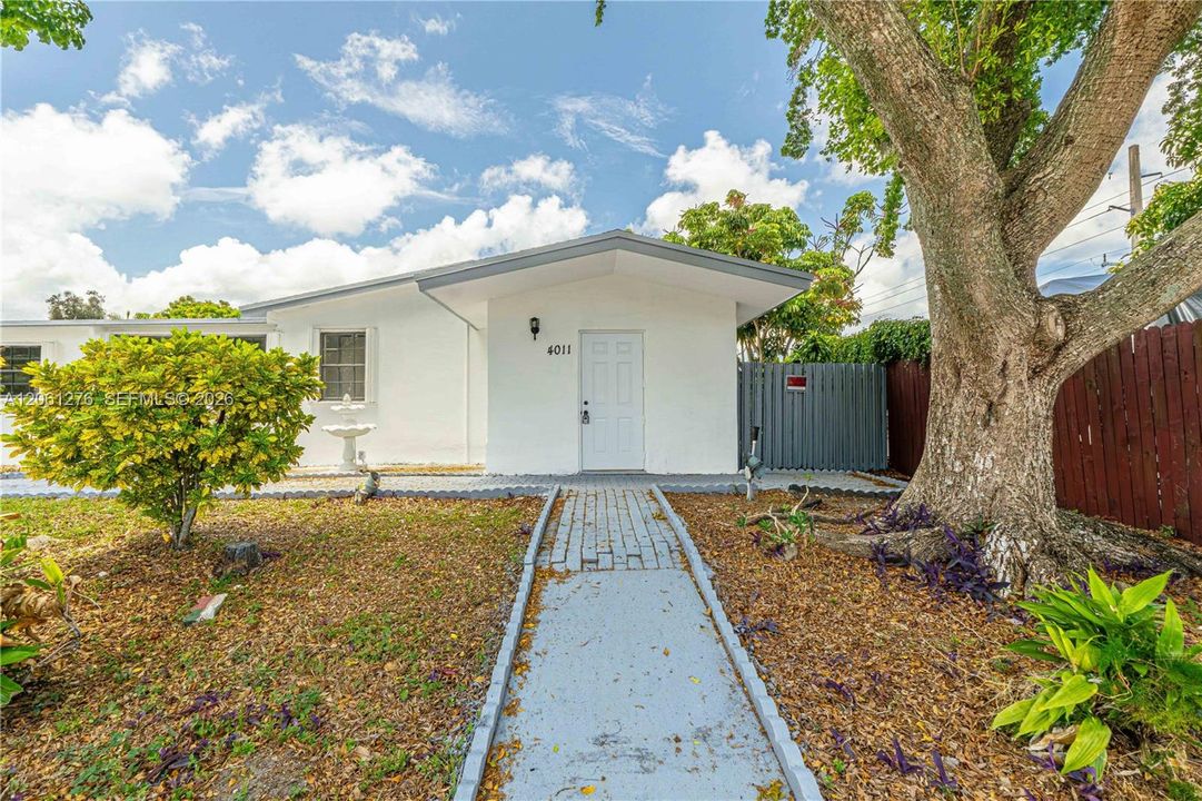 En Venta: $570,000 (5 camas, 3 baños, 1560 Pies cuadrados)