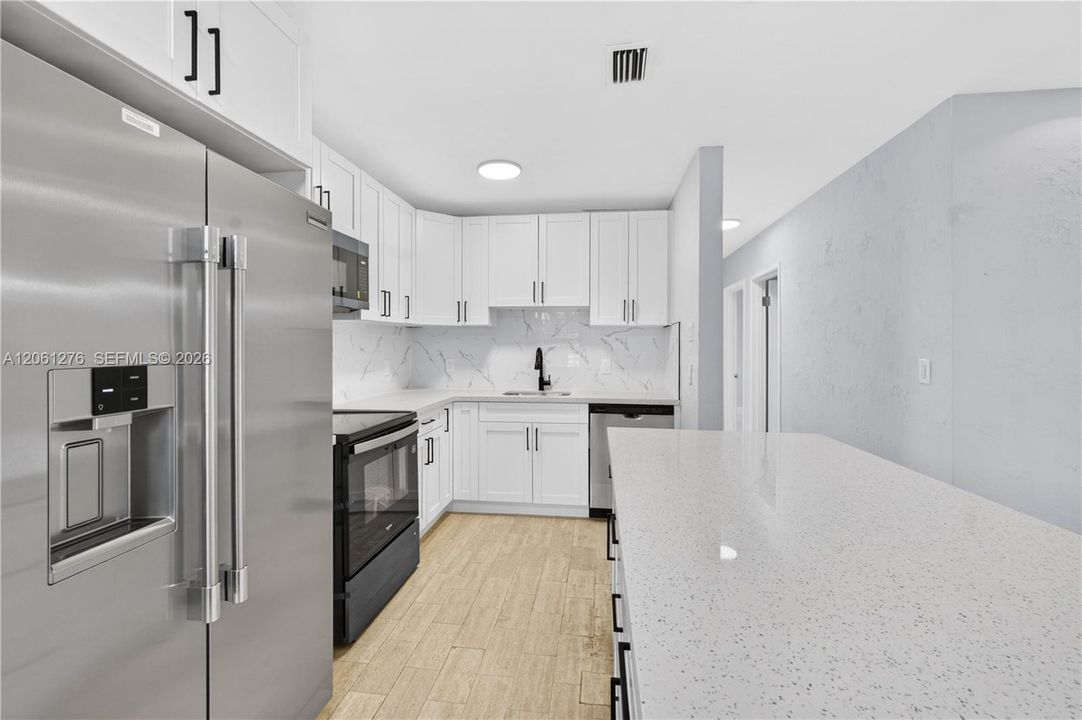 En Venta: $570,000 (5 camas, 3 baños, 1560 Pies cuadrados)