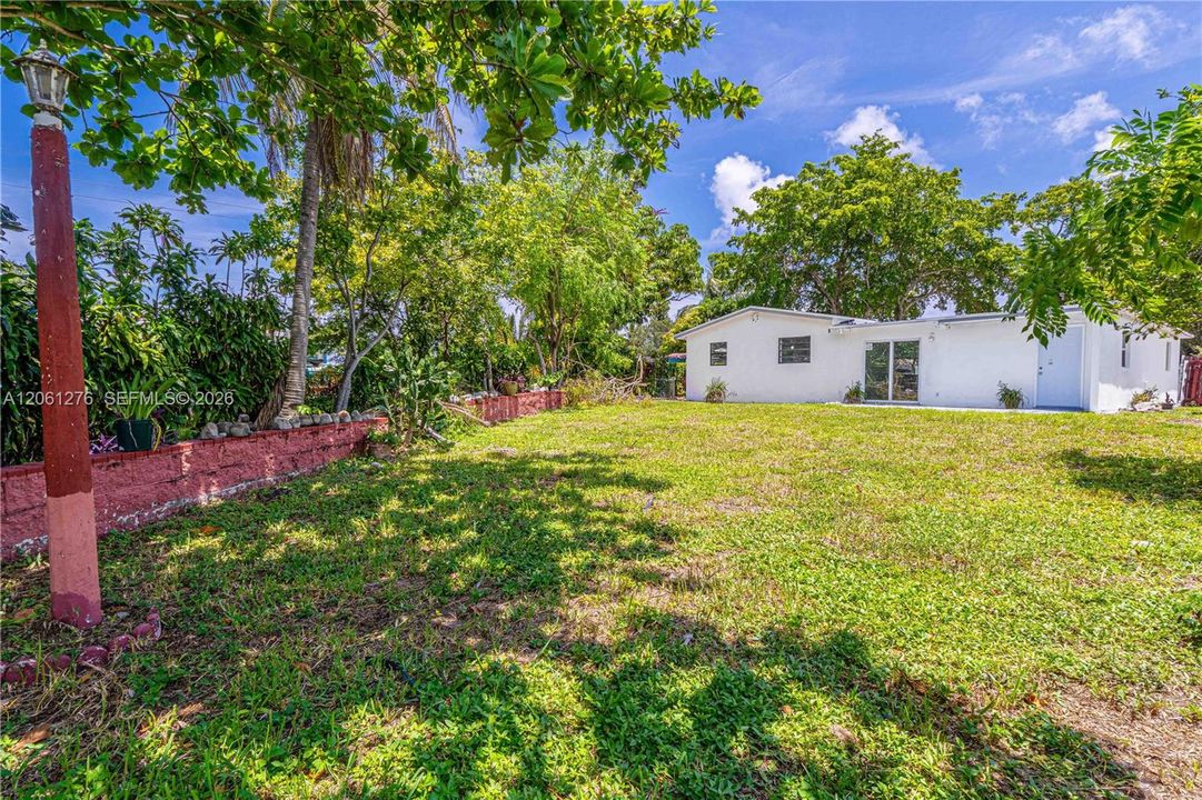 En Venta: $570,000 (5 camas, 3 baños, 1560 Pies cuadrados)