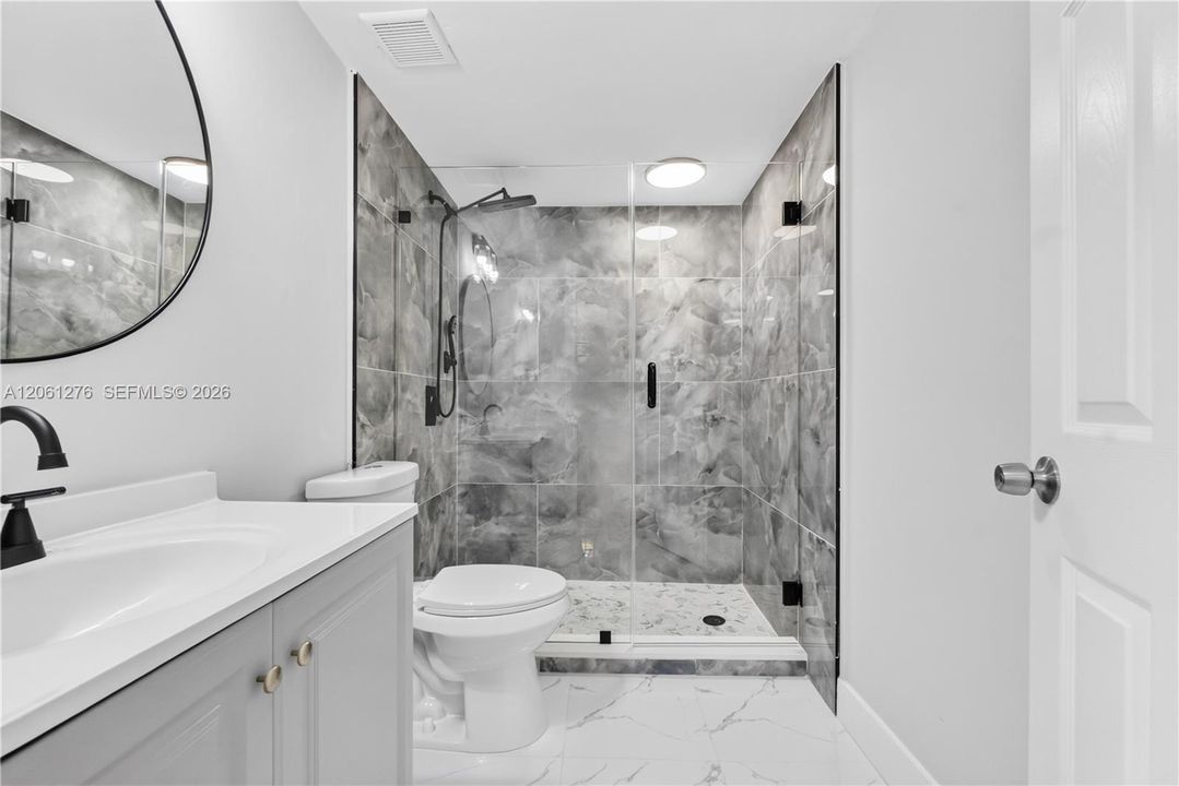 En Venta: $570,000 (5 camas, 3 baños, 1560 Pies cuadrados)