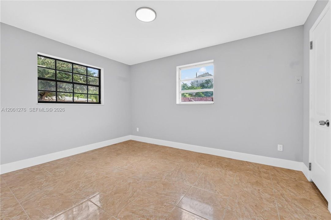 En Venta: $570,000 (5 camas, 3 baños, 1560 Pies cuadrados)