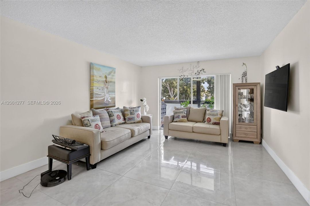 En Venta: $187,000 (2 camas, 2 baños, 1170 Pies cuadrados)