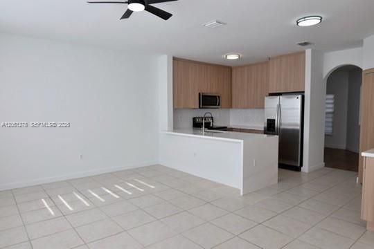 В аренду: $4,500 (3 спален, 2 ванн, 0 Квадратных фут)
