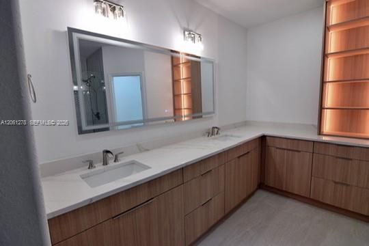 В аренду: $4,500 (3 спален, 2 ванн, 0 Квадратных фут)