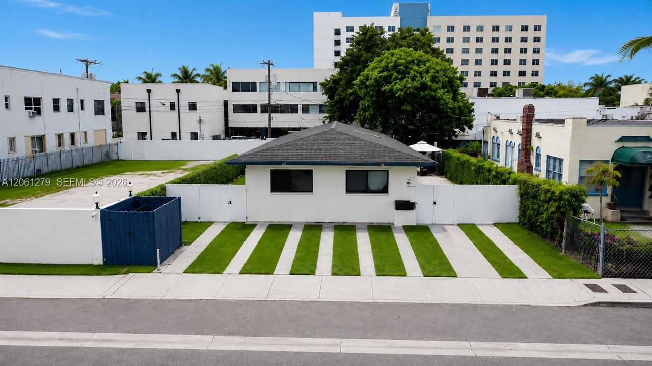 На продажу: $1,379,000 (0 спален, 0 ванн, 2100 Квадратных фут)