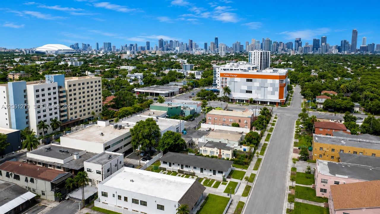 На продажу: $1,379,000 (0 спален, 0 ванн, 2100 Квадратных фут)