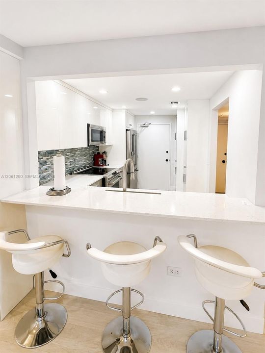 В аренду: $2,700 (1 спален, 2 ванн, 844 Квадратных фут)