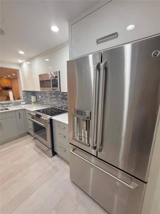 В аренду: $2,700 (1 спален, 2 ванн, 844 Квадратных фут)