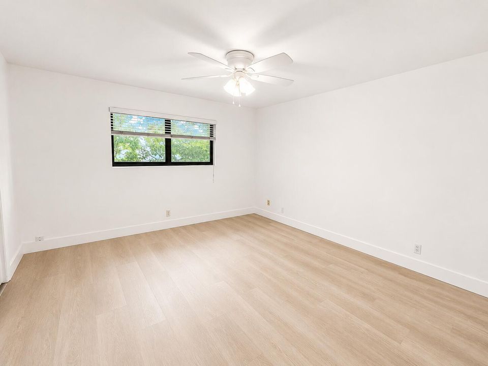 183063