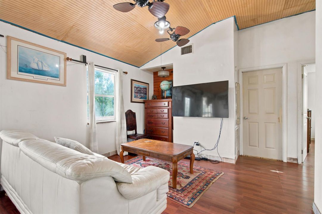 4157 Berkshire Rd_040