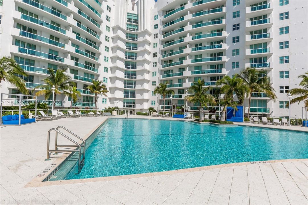 В аренду: $3,600 (2 спален, 2 ванн, 1251 Квадратных фут)
