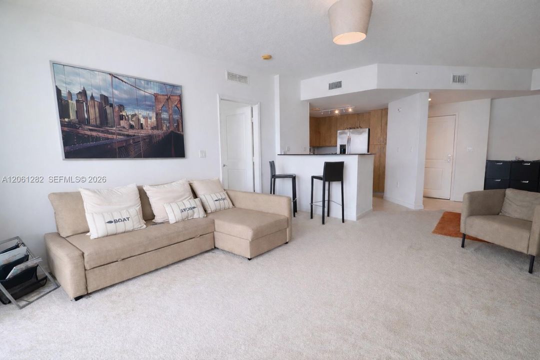 В аренду: $3,600 (2 спален, 2 ванн, 1251 Квадратных фут)